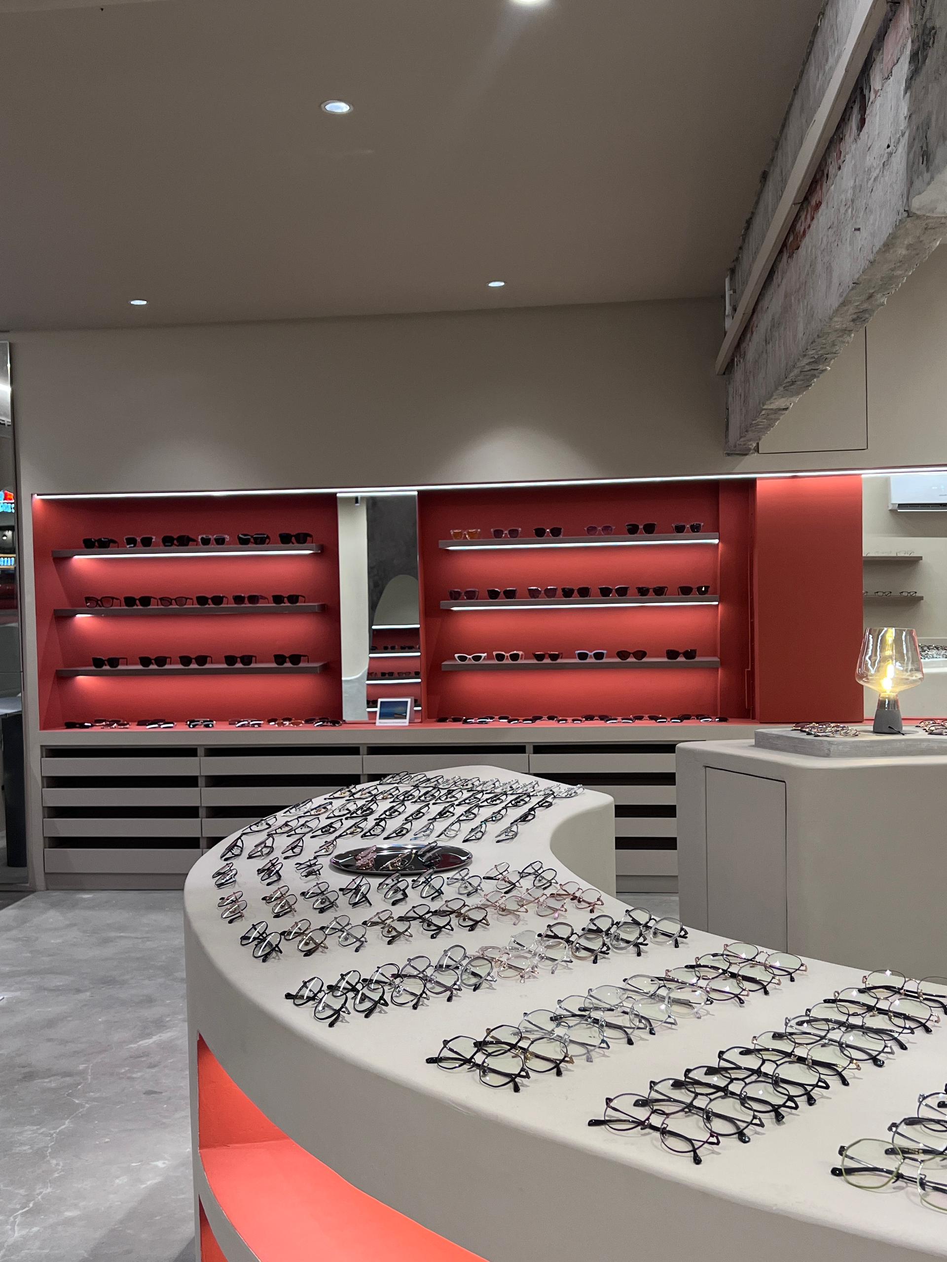 Multifocal Specialist Petaling Jaya SS2 interior with glasses